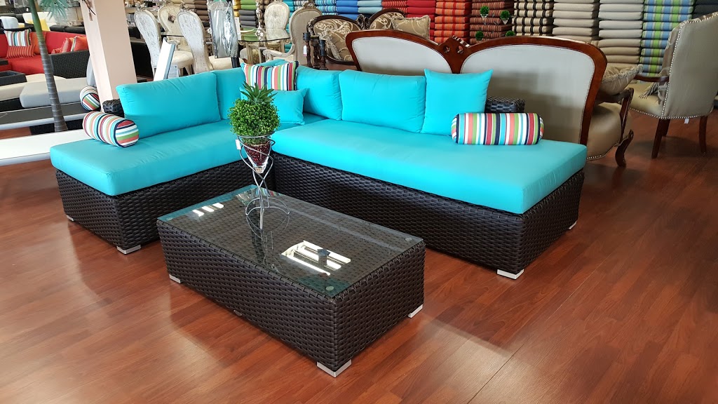 Live In Style | 467 Speers Rd, Oakville, ON L6K 3S4, Canada | Phone: (905) 844-4050