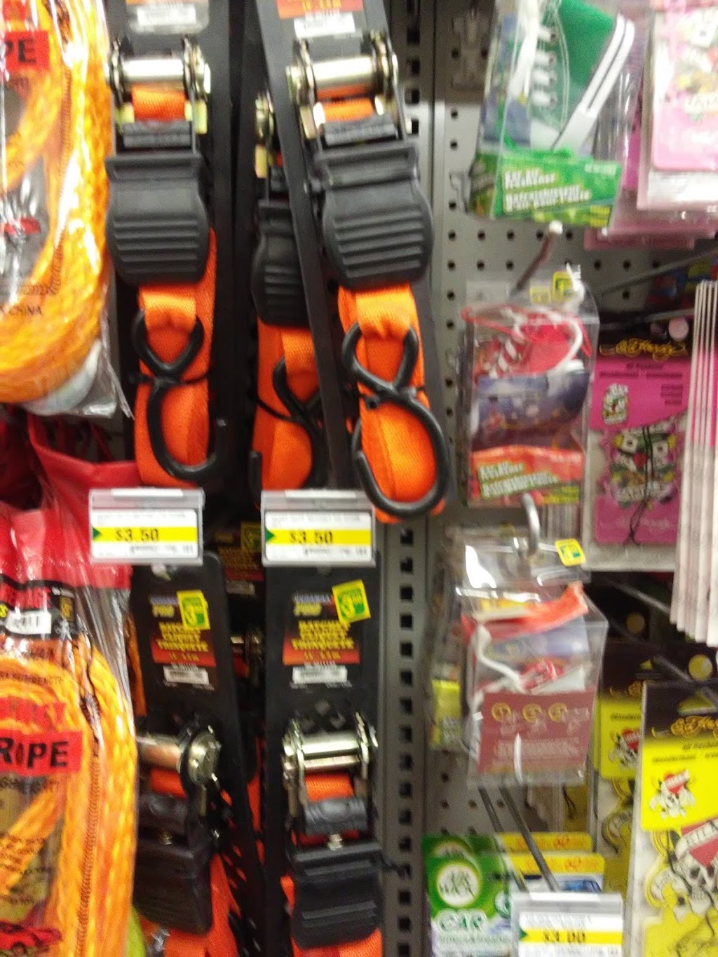 Dollarama | 228 Lakeshore Road W Credit Landing Shopping Centre, Mississauga, ON L5H 1G6, Canada | Phone: (905) 274-5716