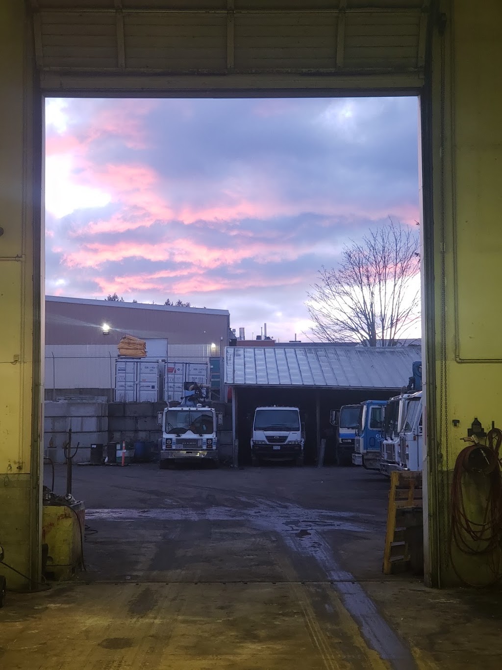 Jon Hein Heavy Truck & Equipment Repair | 6588 Bryn Rd, Saanichton, BC V8M 1X6, Canada | Phone: (250) 880-7978