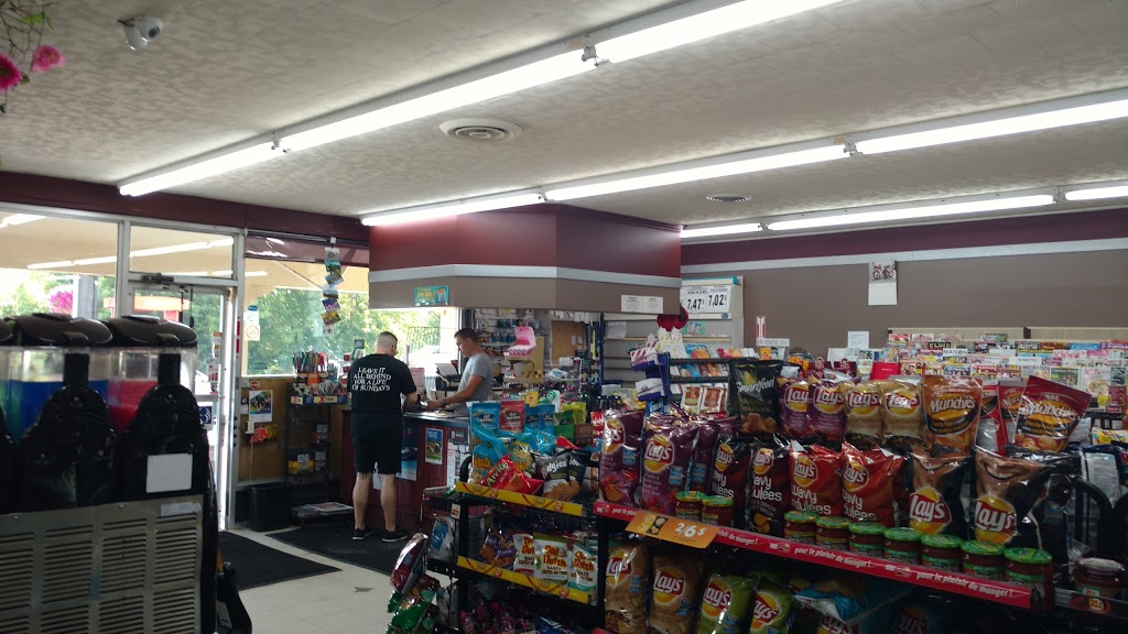 Petro-Canada | 1619 Chemin de la Rivière aux Cerises, Magog, QC J1X 3W3, Canada | Phone: (819) 847-3783