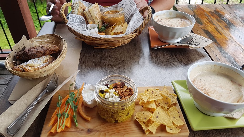 Couleur Café | 415 Rue Léonard, Mont-Tremblant, QC J8E 3H9, Canada | Phone: (819) 681-0723
