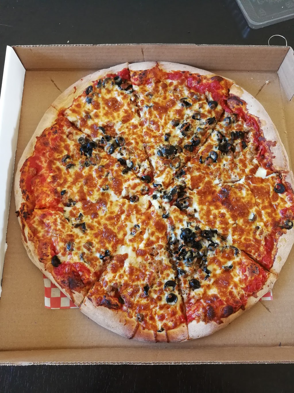 Zeds Pizza | 2617 Arthur St E, Thunder Bay, ON P7E 5P5, Canada | Phone: (807) 622-6660