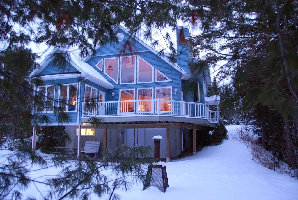 Chalets en Mauricie | 3450 Chemin Vallée, Saint-Alexis-des-Monts, QC J0K 1V0, Canada | Phone: (819) 264-2818