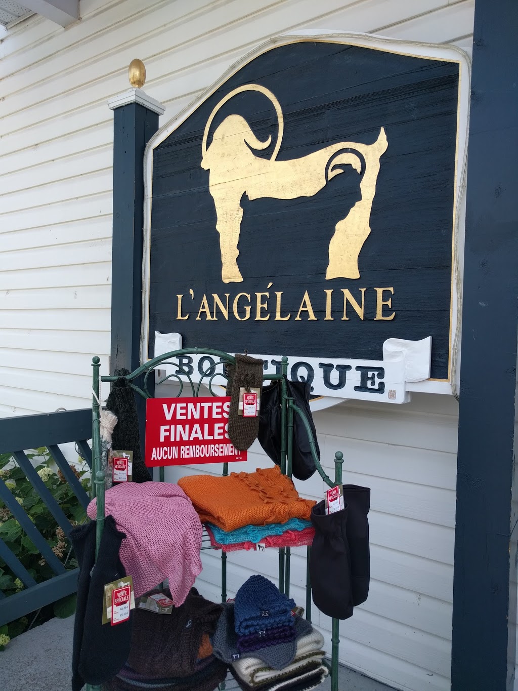 LAngélaine | clothing store | 14935 Boul Bécancour, Bécancour, QC G9H 2L8, Canada | 8192228181 OR +1 819-222-8181