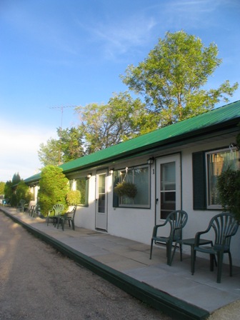 Hamilton House Motel | 6 Main St, Winnipeg Beach, MB R0C 3G0, Canada | Phone: (204) 389-2169