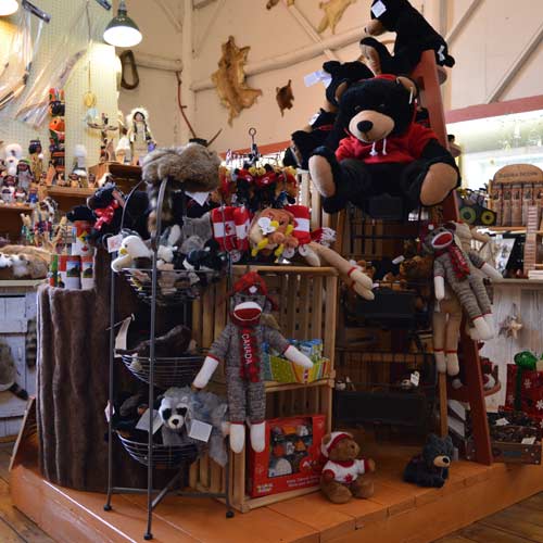 Handicraft House Trading Post | 766 Hwy 6, Wiarton, ON N0H 2T0, Canada | Phone: (519) 534-1777