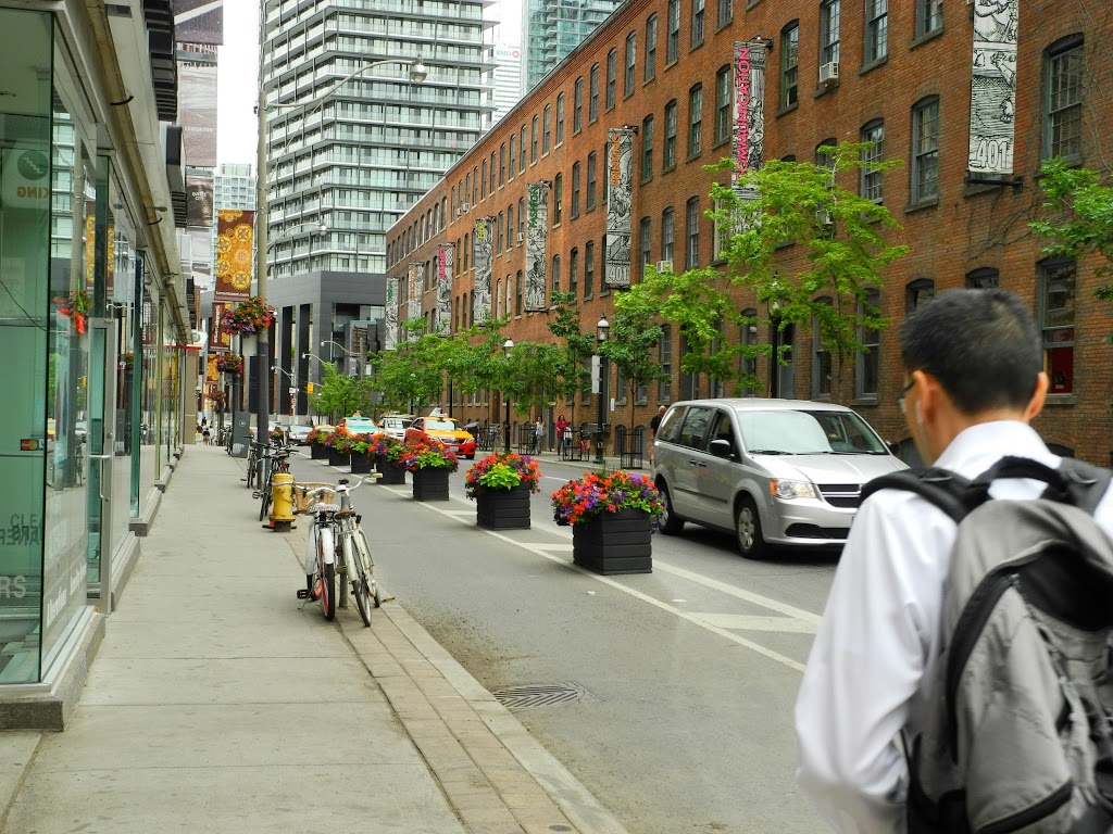 Gallery 44 | 401 Richmond St W #120, Toronto, ON M5V 3A8, Canada | Phone: (416) 979-3941