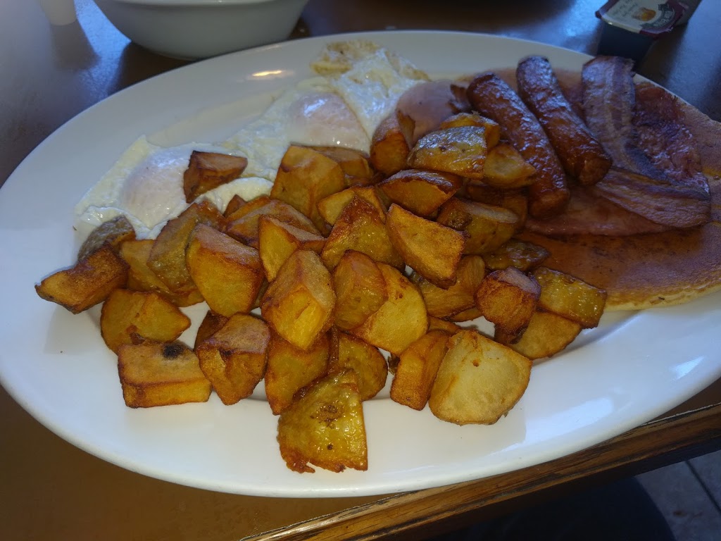 Island Family Restaurant | Main, 70 Picton Main St, Picton, ON K0K 2T0, Canada | Phone: (613) 476-6986