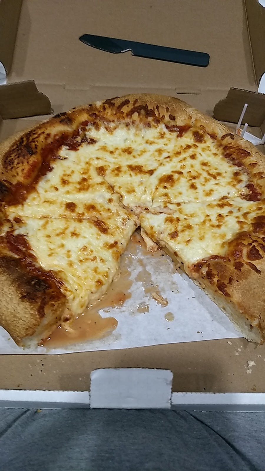Rotisserie Pizzeria Royal | 7385 Rue Notre Dame O, Trois-Rivières, QC G9B 1L8, Canada | Phone: (819) 377-5730