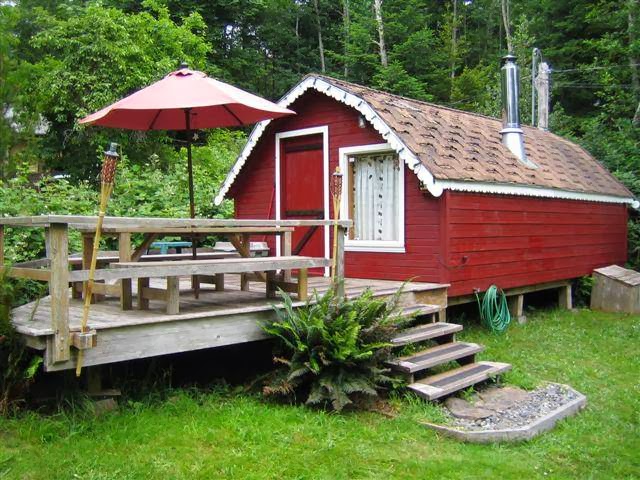 KEMA House & Cabin on Hornby Island | 3200 Shingle Spit Rd, Hornby Island, BC V0R 1Z0, Canada | Phone: (604) 764-6411