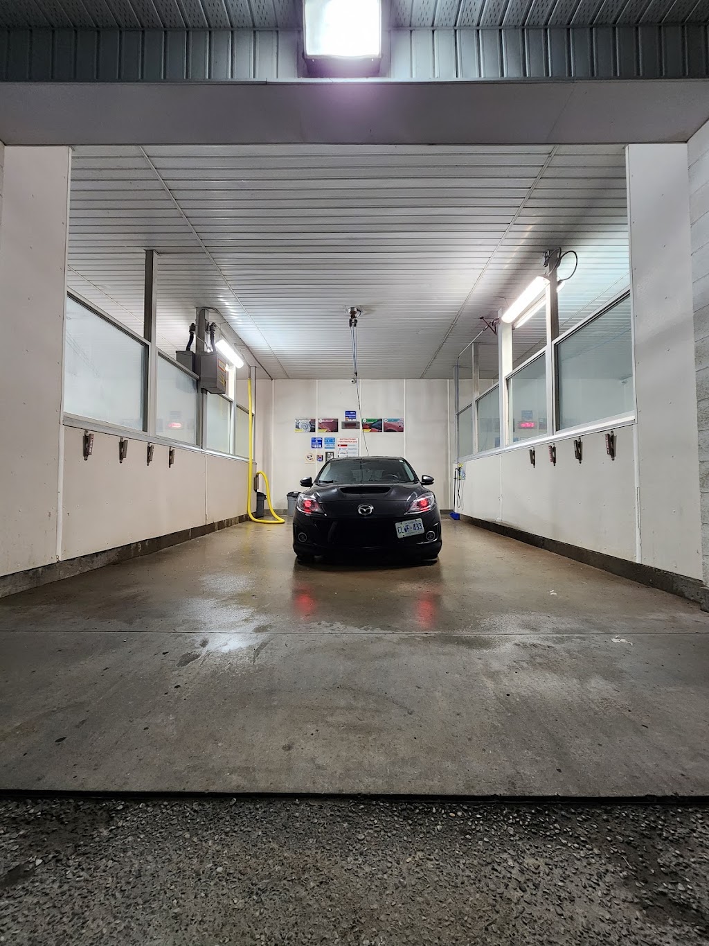 Trafalgar U Wash | 1771 Trafalgar St, London, ON N5W 1X7, Canada | Phone: (519) 455-6792