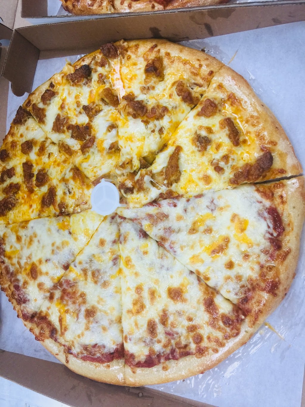 South Park Express Pizza And Deli مطعم حضرموت | 3045 South Park Ave, Lackawanna, NY 14218, USA | Phone: (716) 826-8800