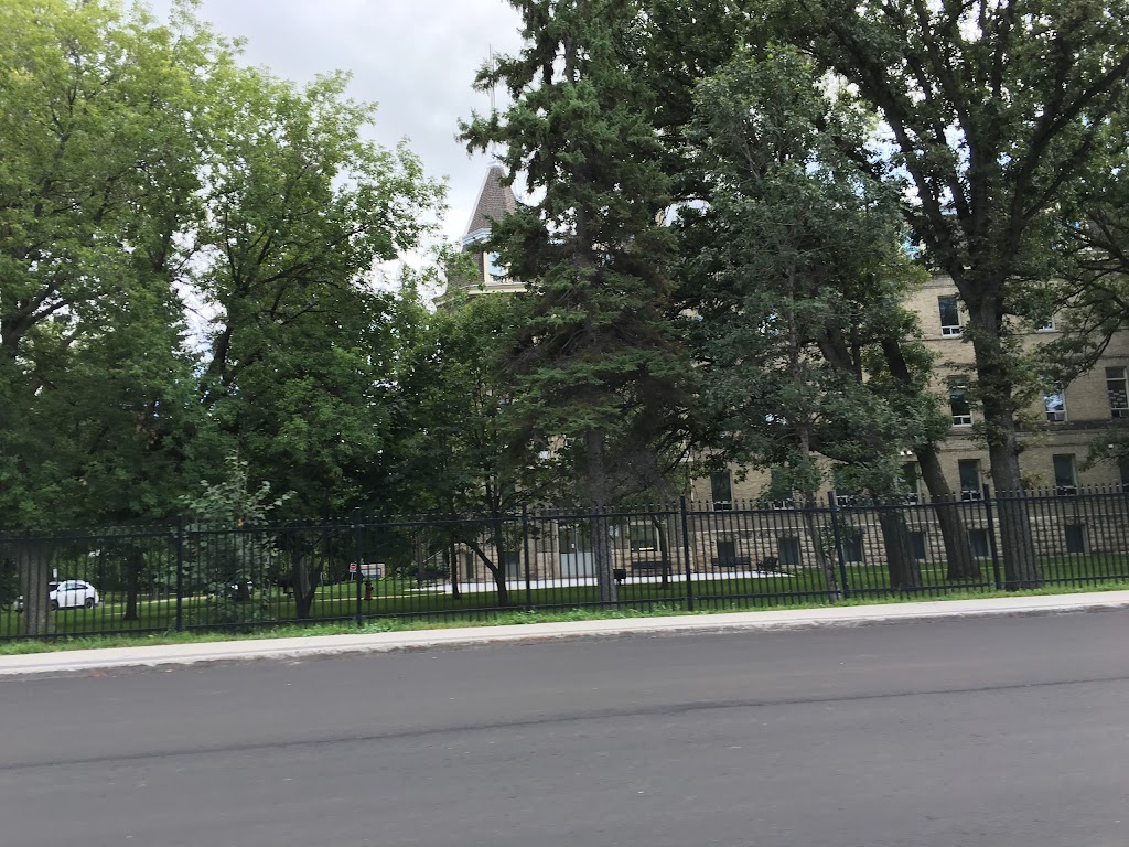 St. Marys Academy | 550 Wellington Crescent, Winnipeg, MB R3M 0C1, Canada | Phone: (204) 477-0244