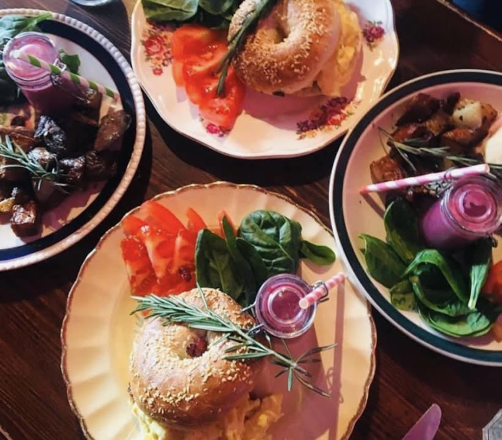 C’est la vie café | 1347 Rue de la Sapinière, Val-David, QC J0T 2N0, Canada | Phone: (819) 320-0273