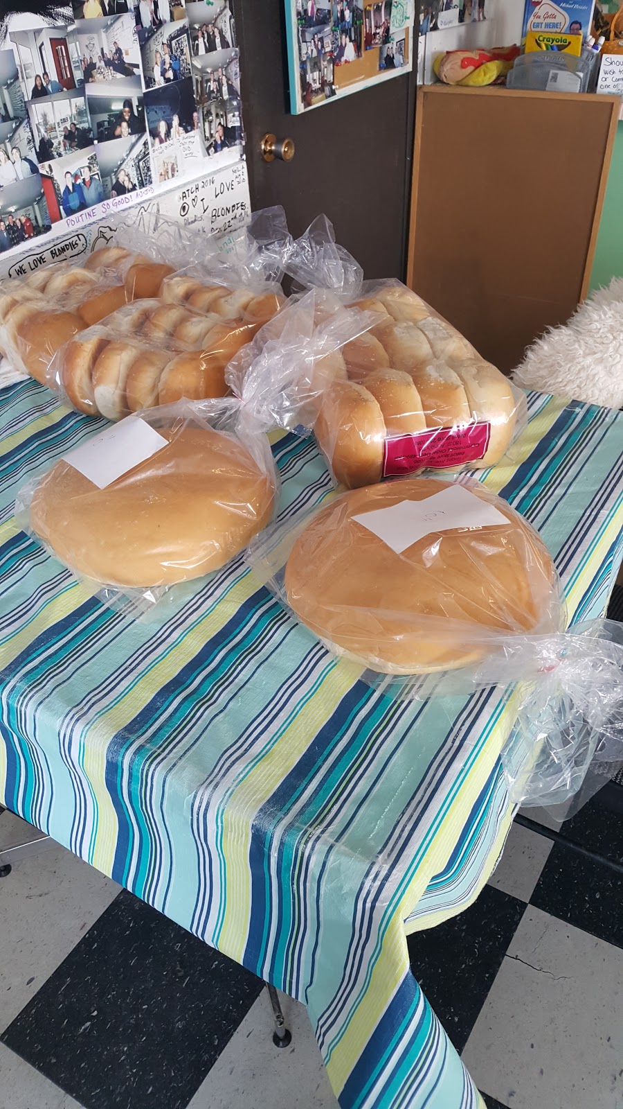 Blondies | 1969 Main St, Winnipeg, MB R2V 2B7, Canada | Phone: (204) 338-0185