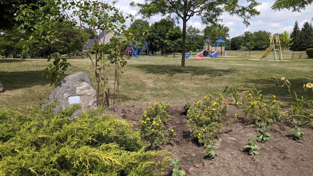 Elmbrook Park | 5G4, 2 Elmbrook Crescent, Etobicoke, ON M9C 5B4, Canada