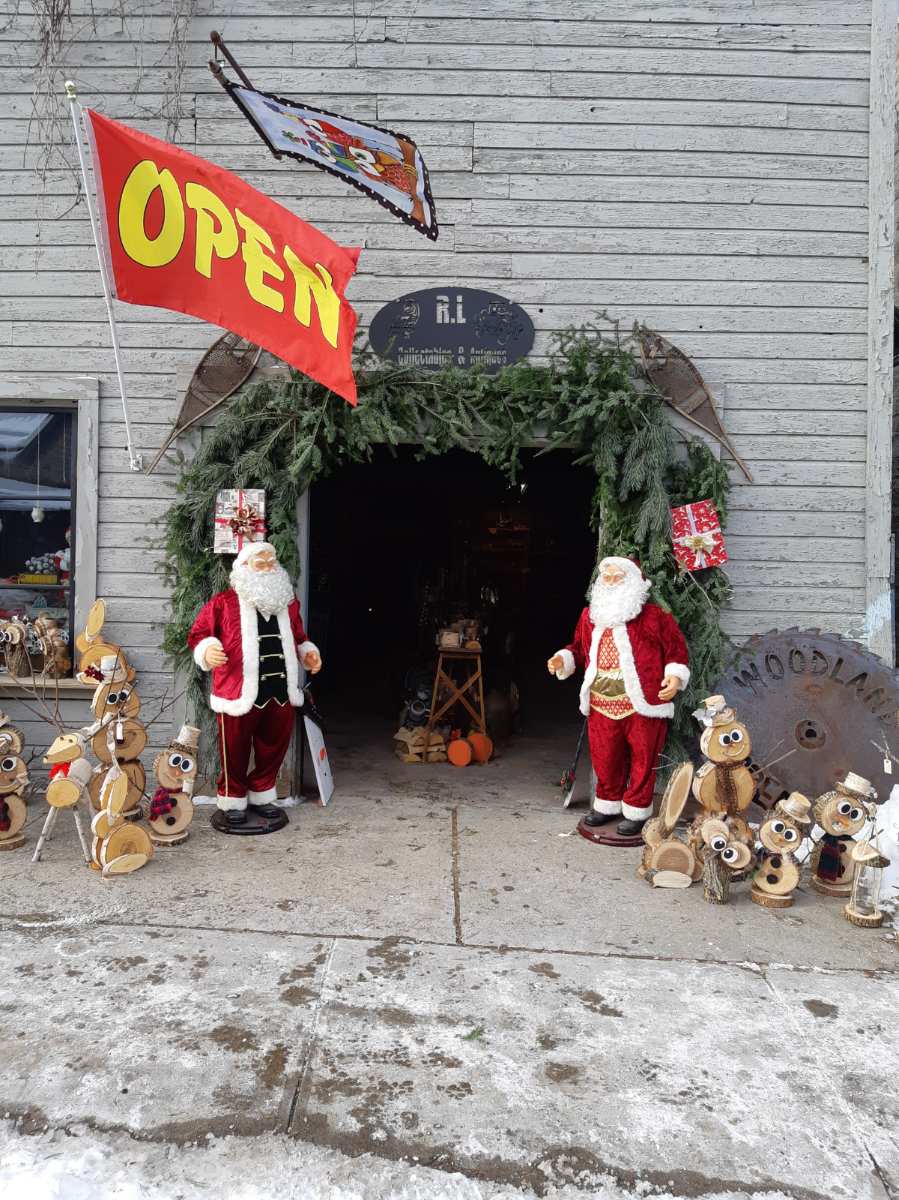 R.L Collectables & Antiques | 324 St Lawrence St, Merrickville, ON K0G 1N0, Canada | Phone: (613) 285-5118