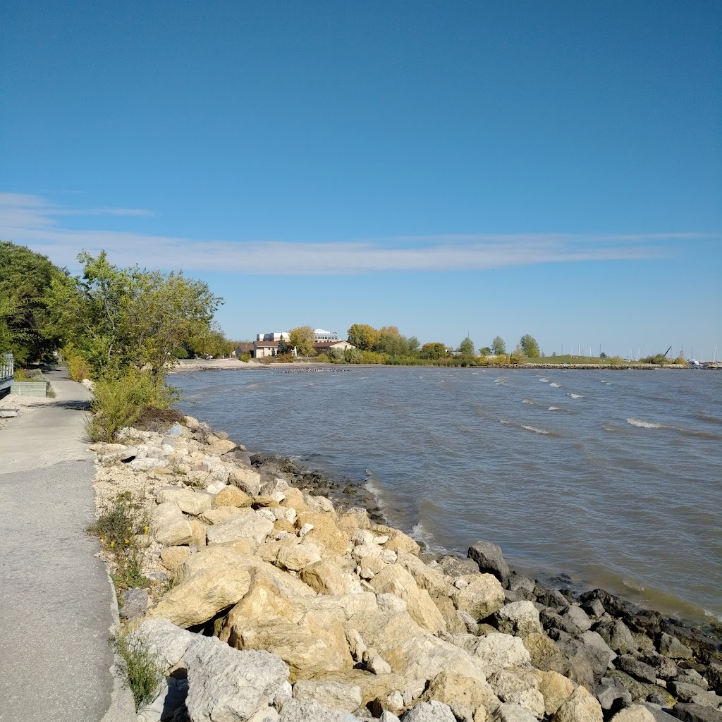 Waterfront Centre | 94 1 Ave, Gimli, MB R0C 1B1, Canada | Phone: (204) 642-4611