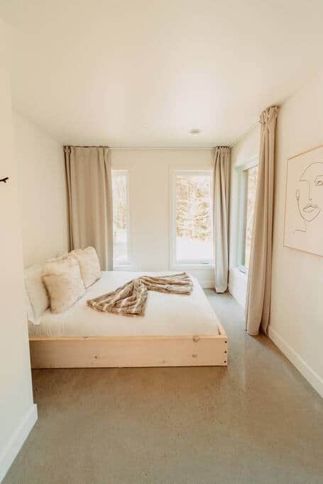 Le Zen House 3 | 471 Chem. de Blue Hills, Morin-Heights, QC J0R 1H0, Canada | Phone: (514) 826-1684
