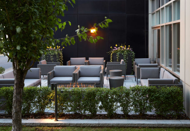 Courtyard by Marriott Montreal Airport | 7000 Place Robert Joncas, Montréal, QC H4M 2Z5, Canada | Phone: (514) 339-5333