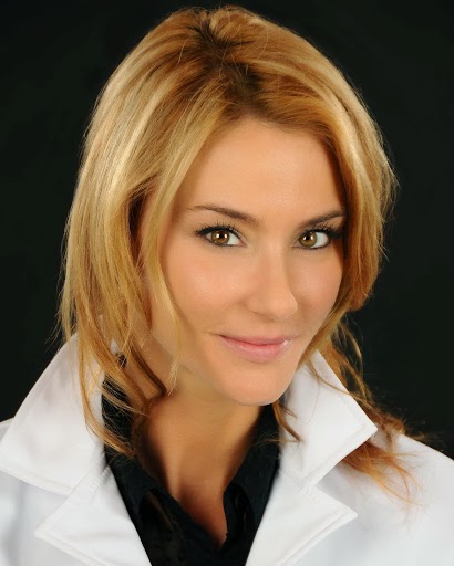 Éternelle Médecine Esthétique | 115 Rue Brock #103, Drummondville, QC J2C 4G8, Canada | Phone: (819) 469-8181