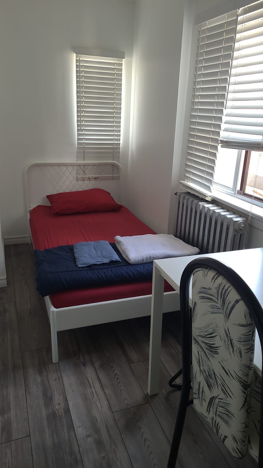 Room for rent Toronto | 34 Victoria Blvd, York, ON M6M 2C1, Canada | Phone: (647) 858-5430