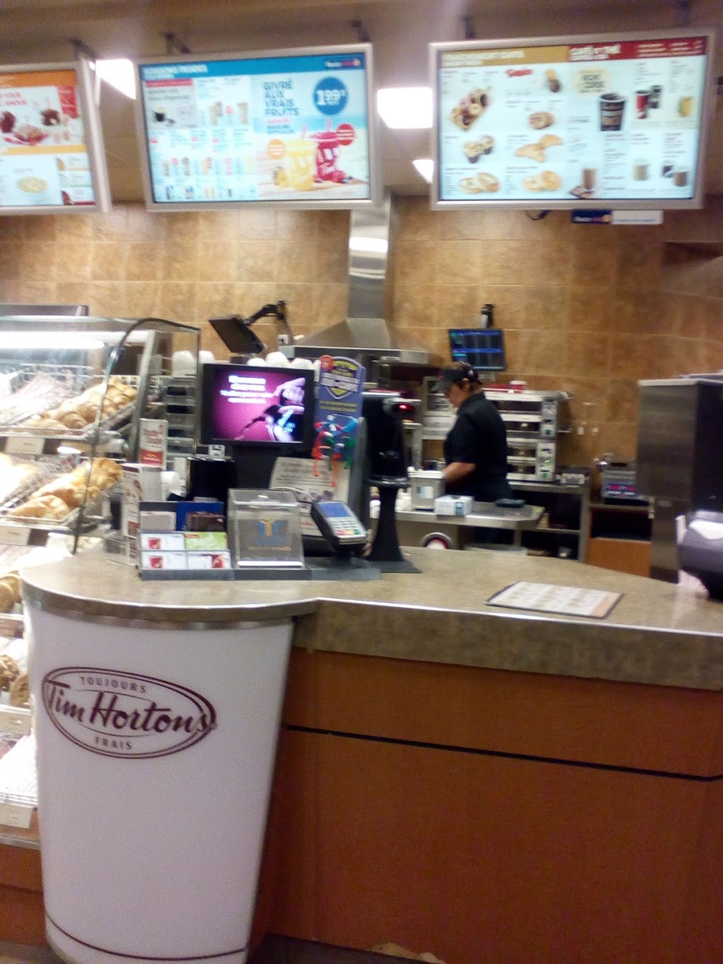Tim Hortons | 3793 Rue Laval, Lac-Mégantic, QC G6B 1A6, Canada | Phone: (819) 582-5123