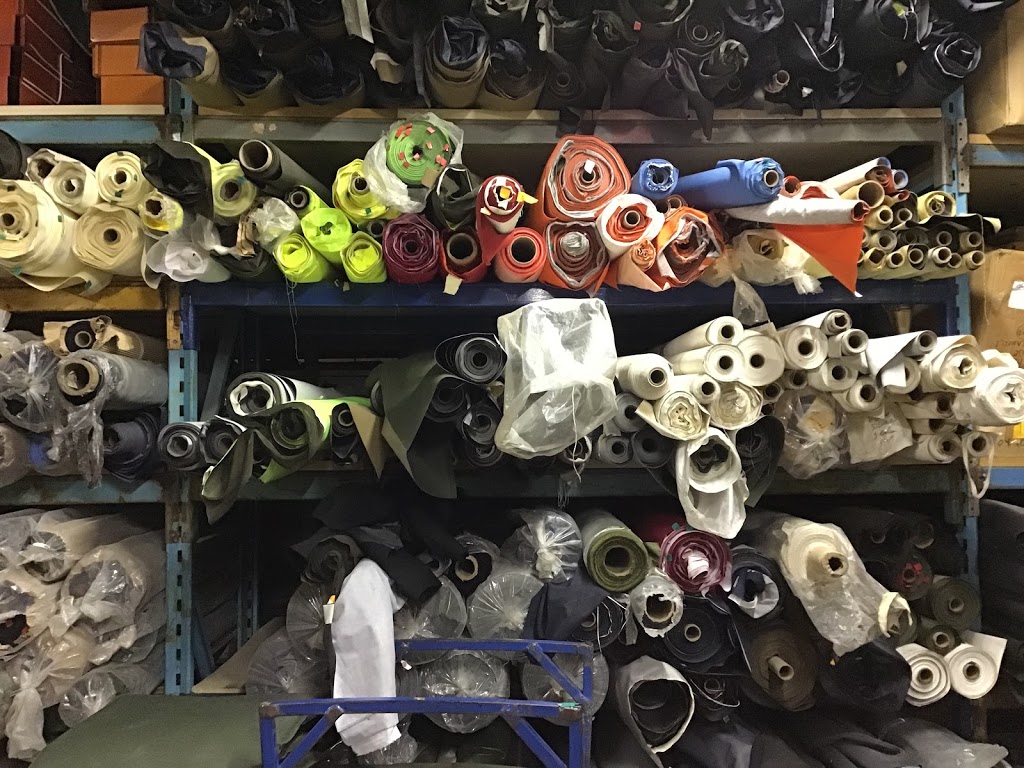 Surplus DArmée, PRO Quincaillerie, J.P. & F. Larochelle Inc. | 3615 Rue Principale, Dunham, QC J0E 1M0, Canada | Phone: (450) 295-2766
