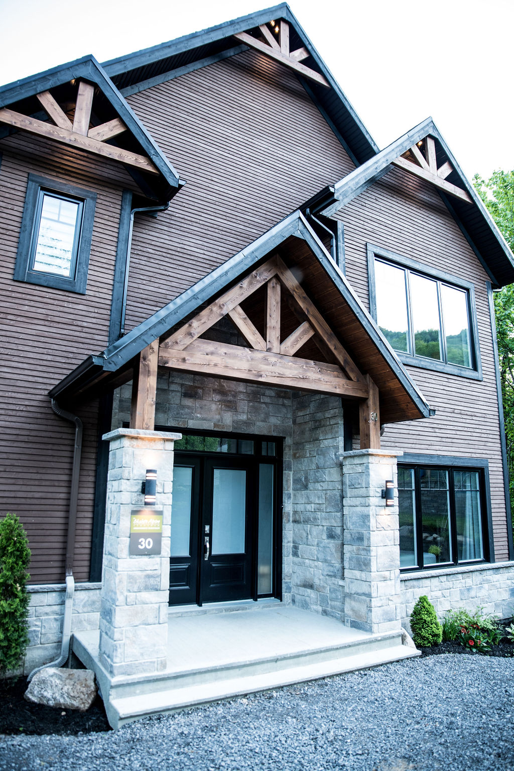 Chalet Stoneham | 30 Chemin des Skieurs, Stoneham-et-Tewkesbury, QC G3C 0E1, Canada | Phone: (581) 999-6004