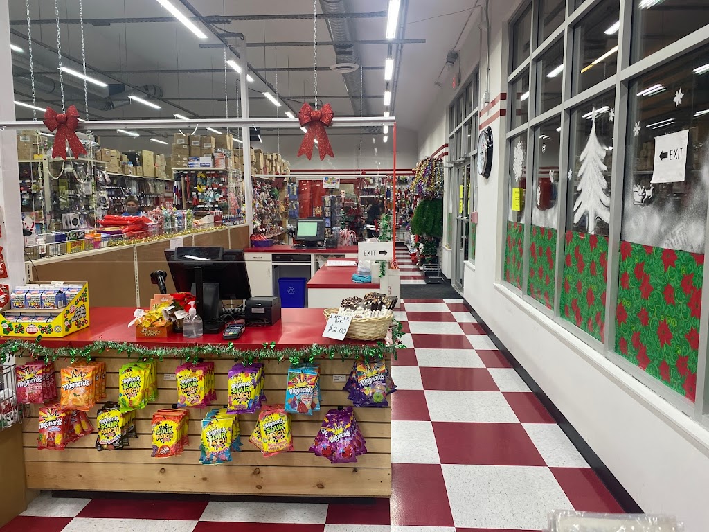 Great Canadian Dollar store- Chemainus | 3055 Oak St, Chemainus, BC V0R 1K1, Canada | Phone: (250) 416-7934
