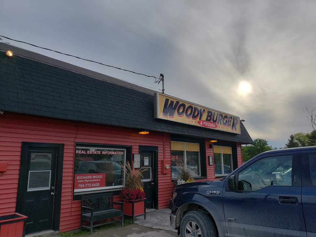 Woody Burger & Pizzeria | 102 Ottawa St E, Havelock, ON K0L 1Z0, Canada | Phone: (705) 778-1010