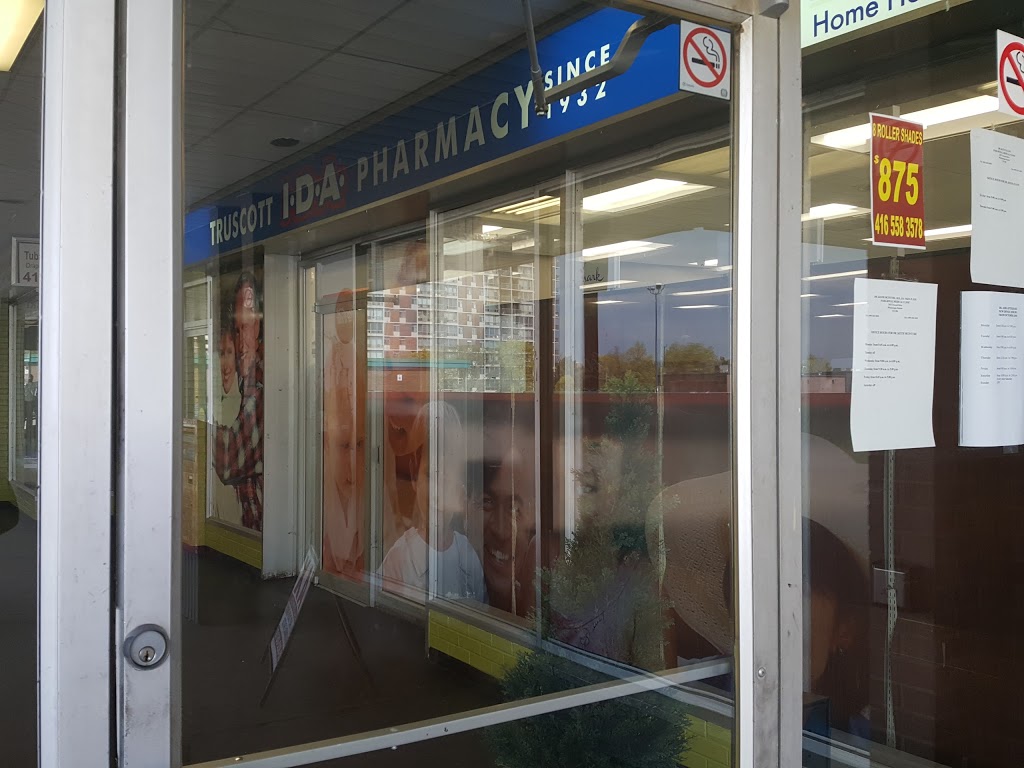I.D.A. - Truscott Pharmacy | 2425 Truscott Dr, Mississauga, ON L5J 2B4, Canada | Phone: (905) 822-1614