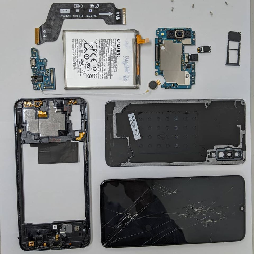 PhoneClick Repair | 1 Bernick Dr, Barrie, ON L4M 5K1, Canada | Phone: (705) 905-2349