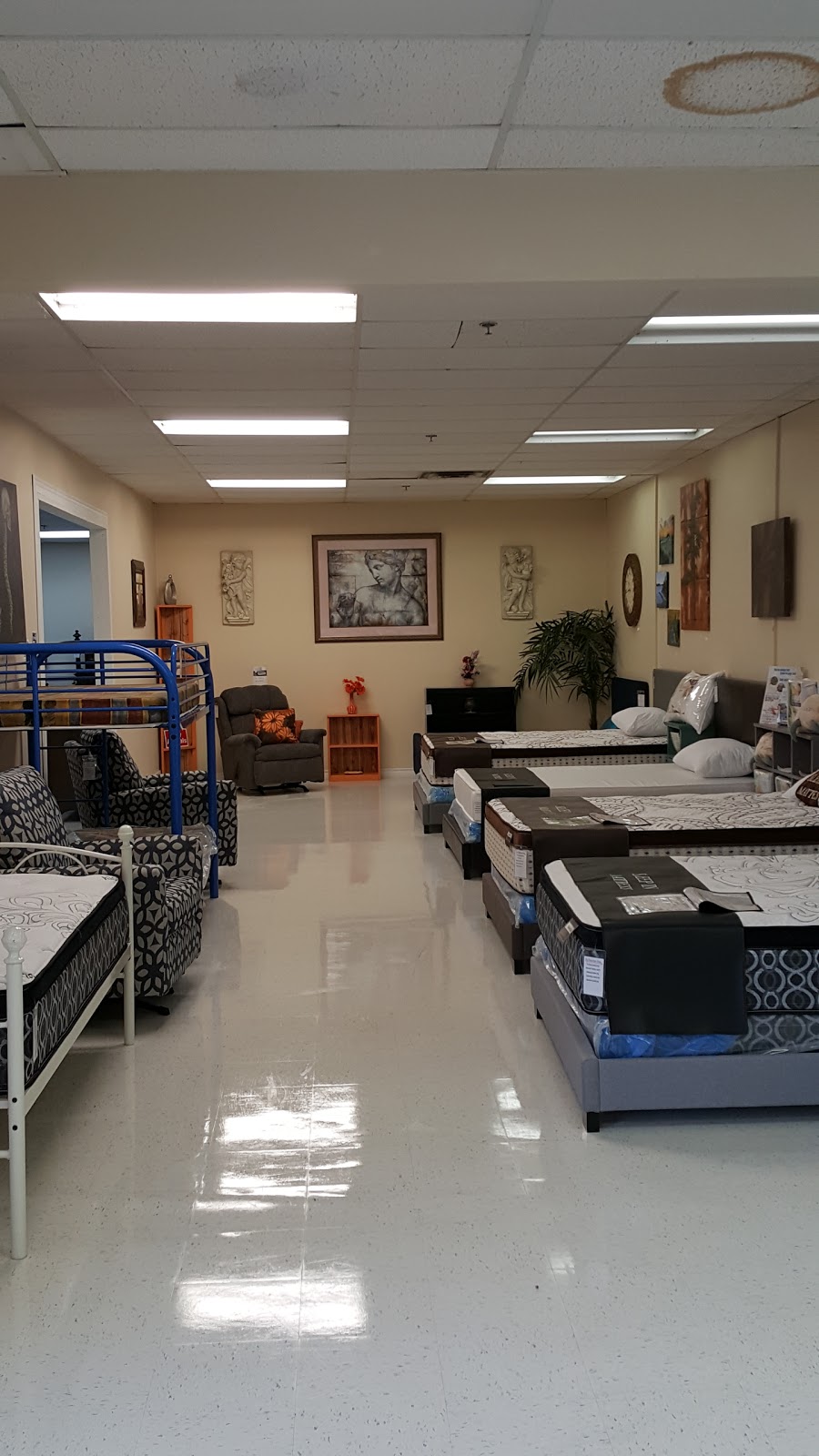 The Furniture Store Plus | 105 Wentworth Rd, Windsor, NS B0N 2T0, Canada | Phone: (902) 798-1114