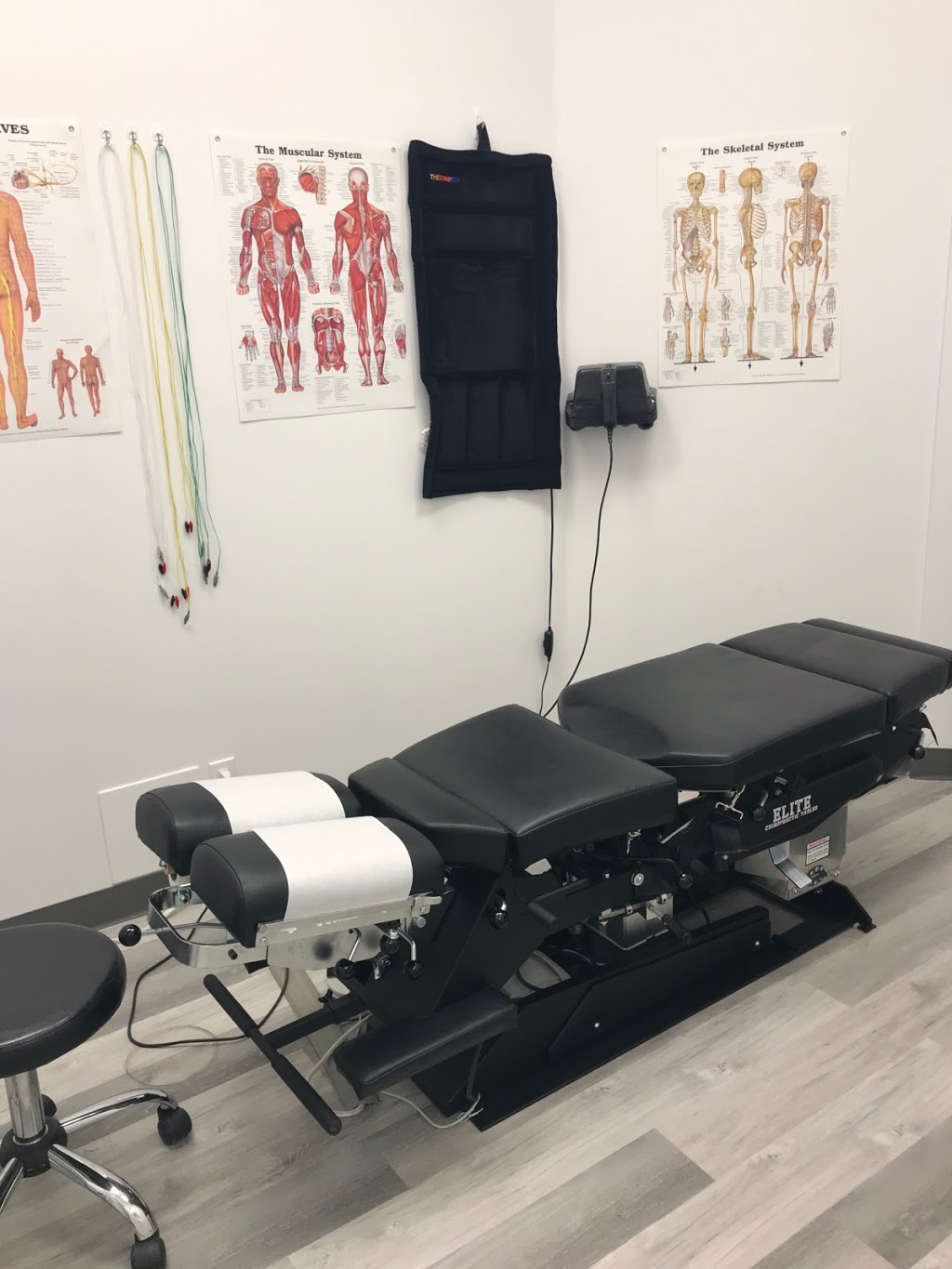 Glenbrook Family Chiropractic | 3715 51 St SW #132, Calgary, AB T3E 6V2, Canada | Phone: (587) 864-8737