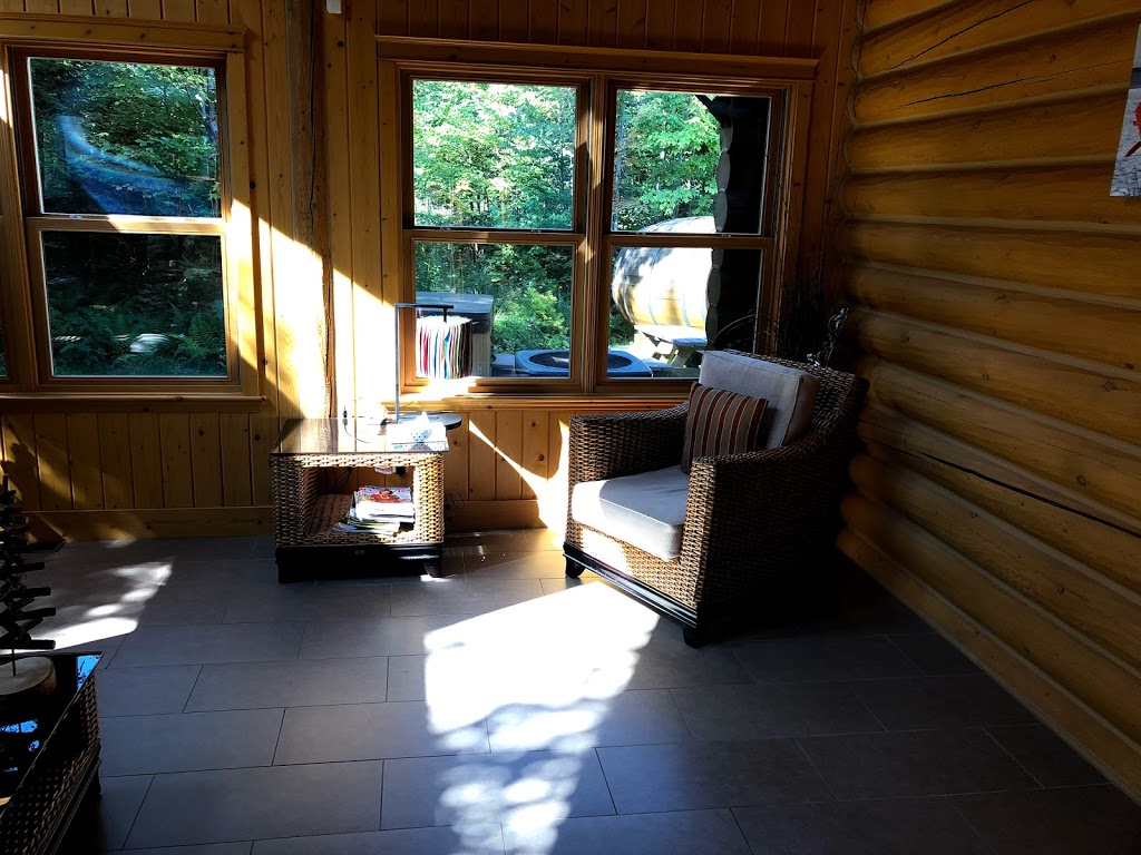 Chalet 29 - Le Lapin | Chemin du Cardinal, Mille-Isles, QC J0R 1A0, Canada