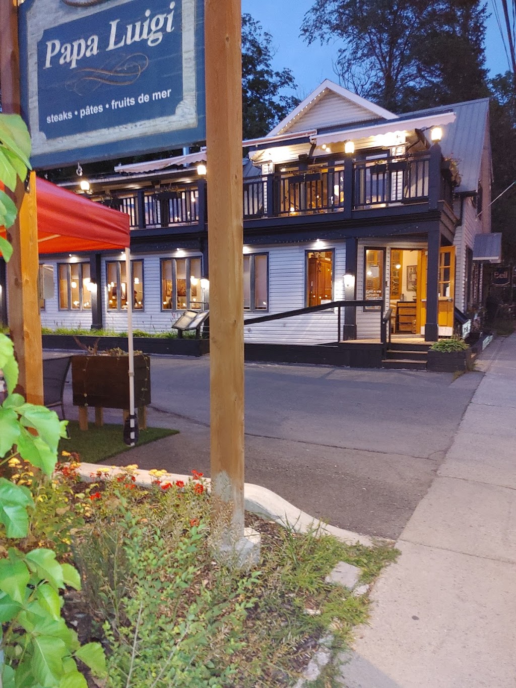 Restaurant Papa Luigi | 155 Rue Principale, Saint-Sauveur, QC J0R 1R6, Canada | Phone: (450) 227-7250