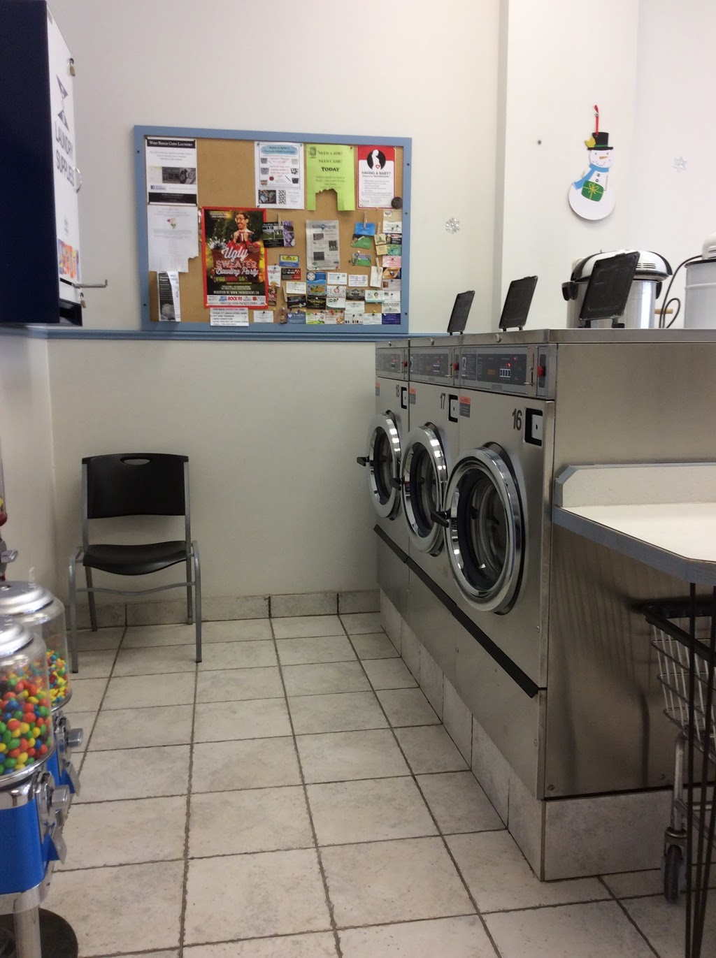 West Ridge Coin Laundry | 5-3280 Monarch Dr, Orillia, ON L3V 8A2, Canada | Phone: (705) 327-5061