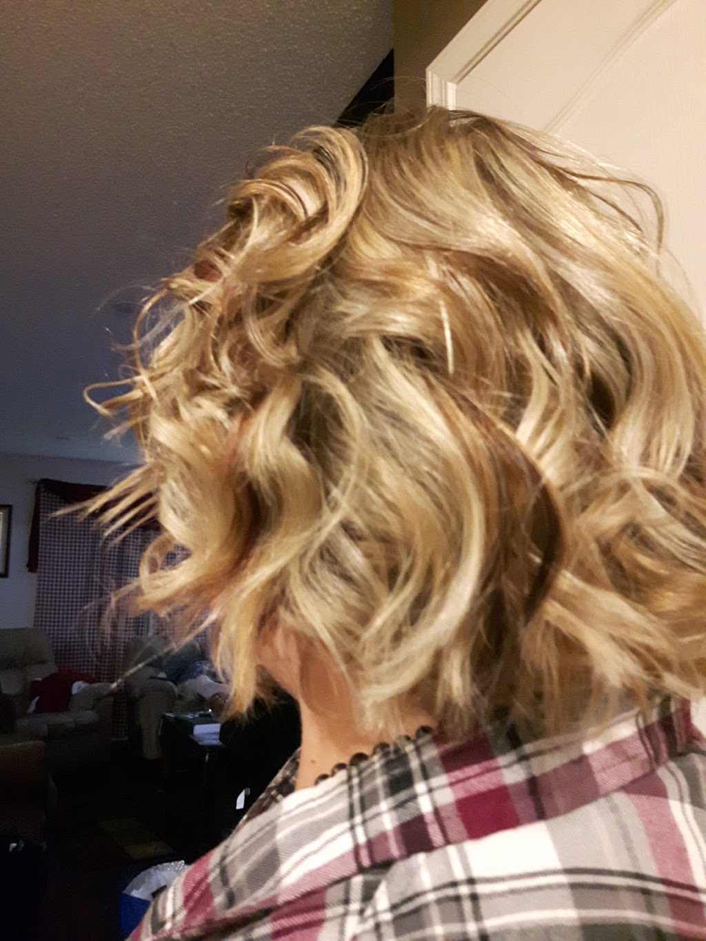 Chatters Hair Salon | 337 E Hills Blvd SE, Calgary, AB T2A 4X7, Canada | Phone: (587) 470-2098