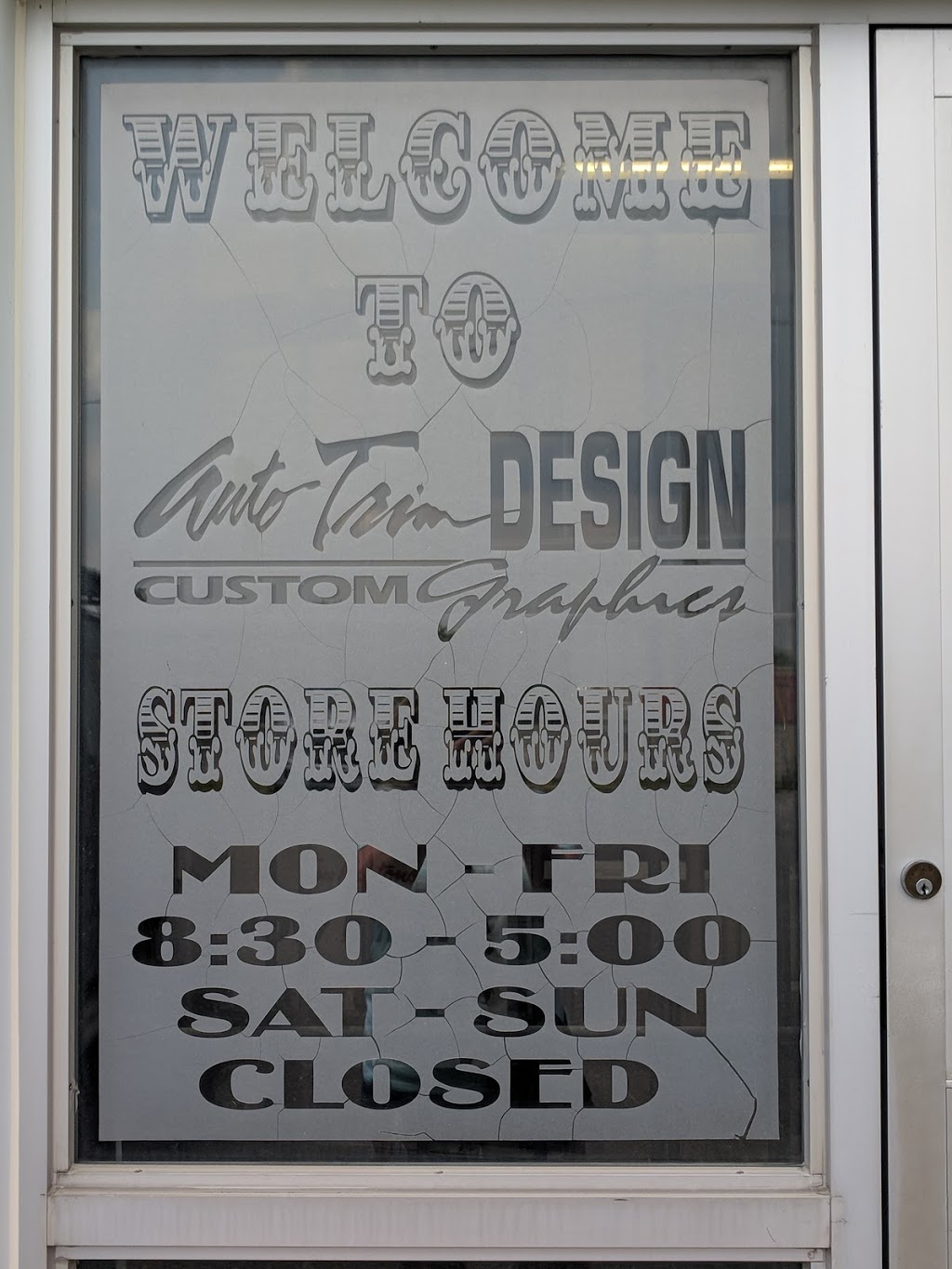 Auto Trim & Signs | 6 Green Forest Dr, Lindsay, ON K9V 4R1, Canada | Phone: (705) 328-1177