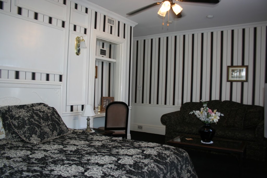 The King George Inn | 77 Albert St, Cobourg, ON K9A 2P9, Canada | Phone: (905) 269-7971
