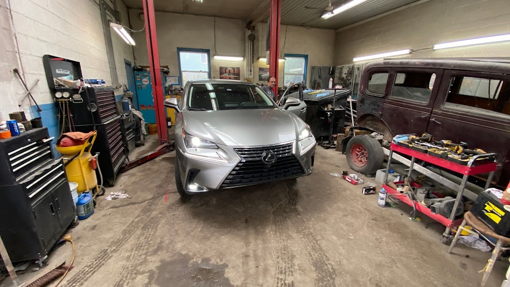 CARROSSERIE VALLEYFIELD | 509 Rue Hébert, Salaberry-de-Valleyfield, QC J6S 5N5, Canada | Phone: (450) 322-1333
