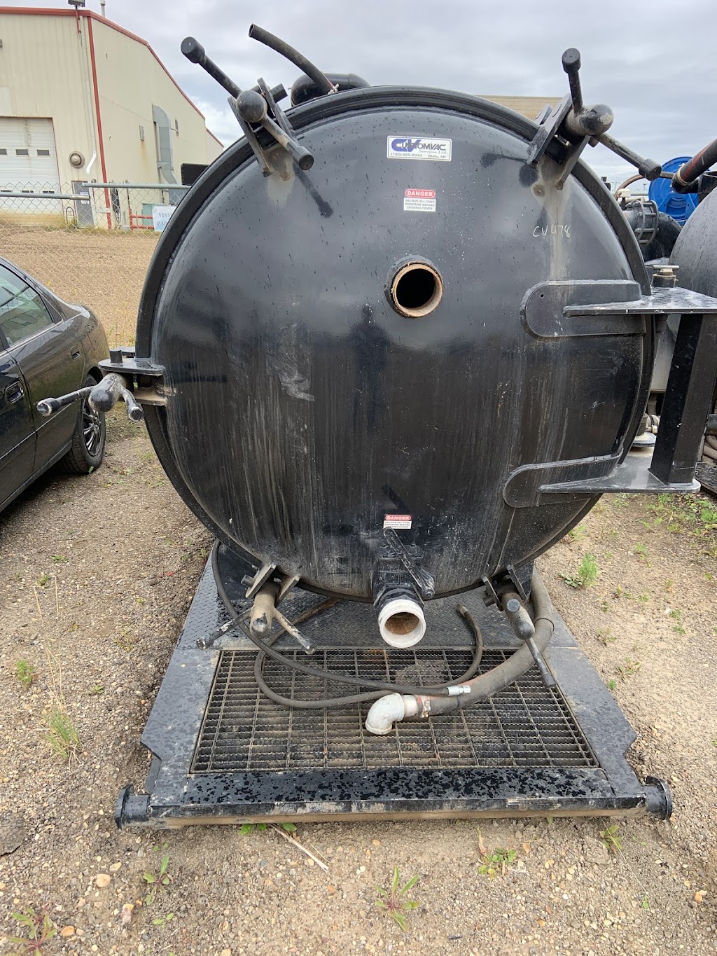 Strongs rig up & vacuum services inc | 3909 84 Ave Bays 3&4, Leduc, AB T9E 8M5, Canada | Phone: (780) 932-7734