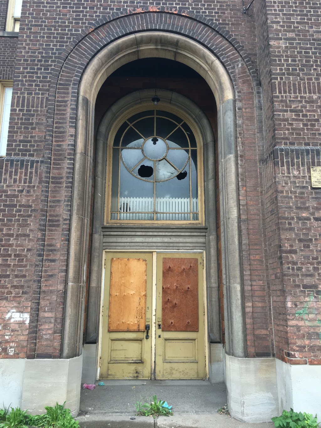 Lloyd George Elementary School | 360 Beach Rd, Hamilton, ON L8H 3K4, Canada