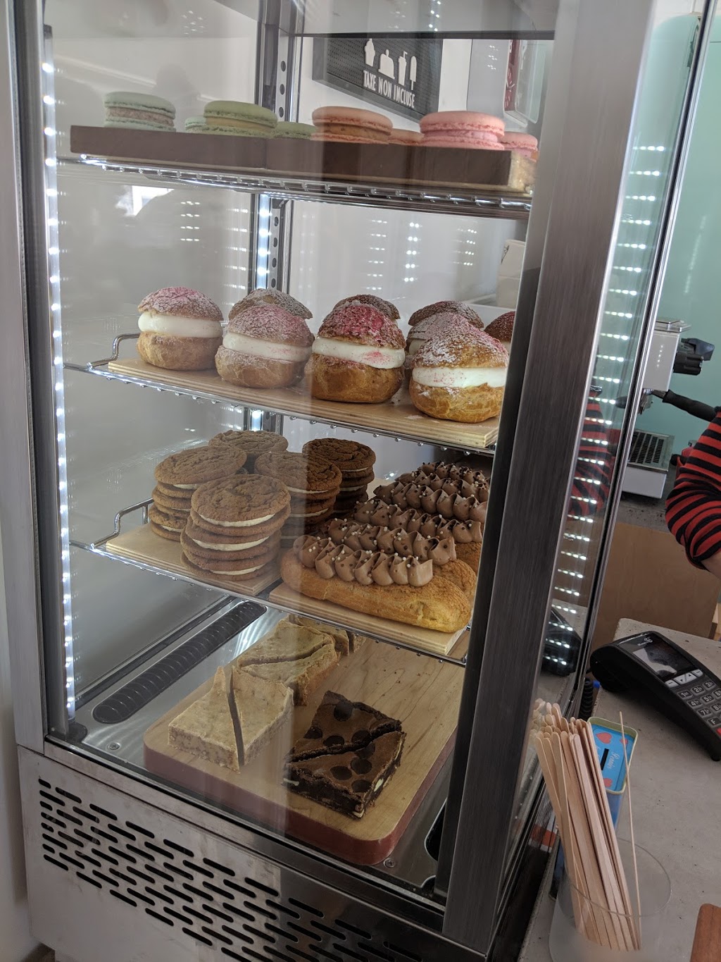 Patisserie La Toque | 729 Chemin Riverside, Wakefield, QC J0X 3G0, Canada | Phone: (819) 459-2319