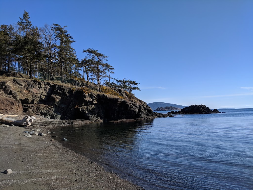 Gowland Point Ocean Access | Gowland Point Rd, Pender Island, BC V0N 2M3, Canada