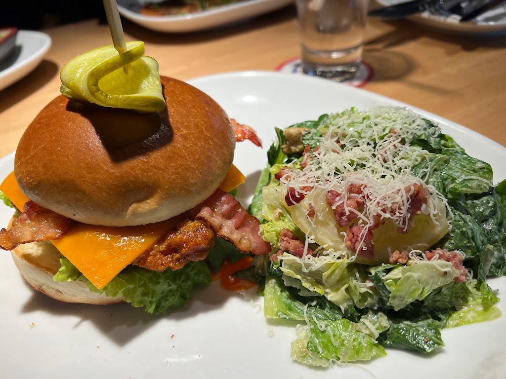 Boston Pizza | 133 Church St, Antigonish, NS B2G 2E3, Canada | Phone: (902) 867-3444