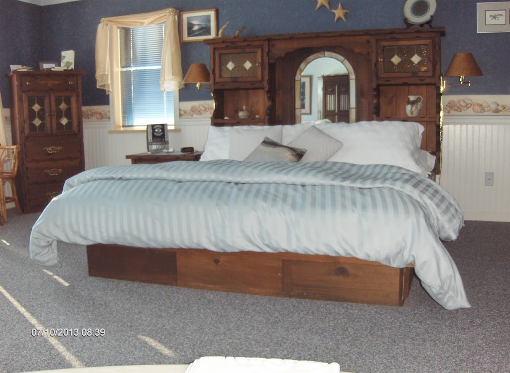 Beach House Salt Spring Bed & Breakfast | 369 Isabella Point Rd, Salt Spring Island, BC V8K 1V4, Canada | Phone: (888) 653-6334