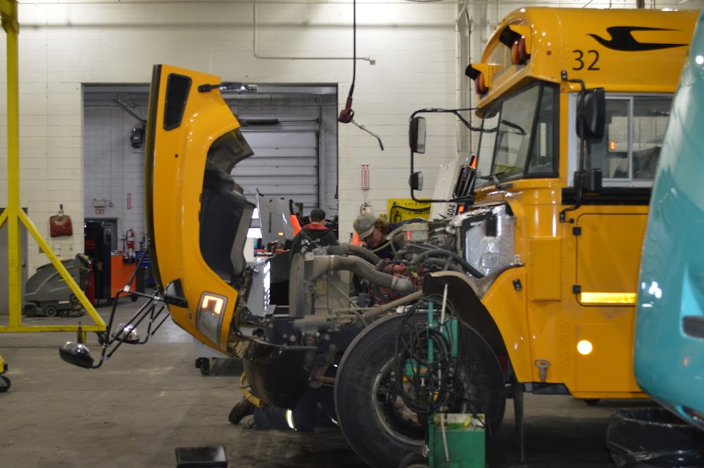 New West Truck Centres | 1001 41 St N, Lethbridge, AB T1H 6J3, Canada | Phone: (403) 327-7611