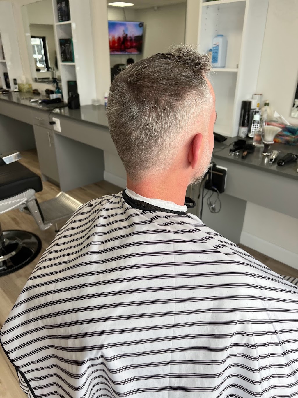 Hazems BarberShop and Salon | 2201 Jockvale Rd, Nepean, ON K2J 4J9, Canada | Phone: (613) 825-7525